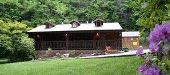 Rustic Family-Friendly Log Cabin in the Smoky Mountains, North Carolina