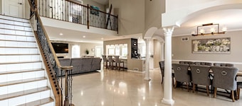 Modern Villa with Sauna, Pool & Panoramic Views in Bushkill, Pennsylvania