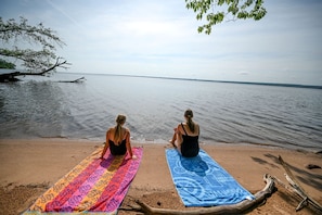 In Strandnähe, Kajakfahren, Angeln