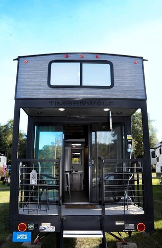 Tiny Home Retreat with Lake Views & Private Patio in Eutaw Springs, South Carolina