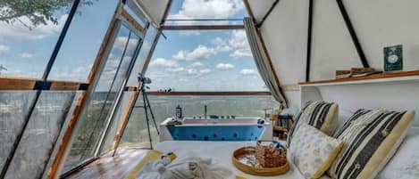 1 bedroom, desk, iron/ironing board, WiFi