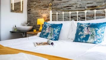 Kahden hengen deluxe-huone | Silitysrauta/-lauta, ilmainen Wi-Fi