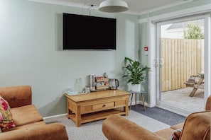 Family Suite | Living area - The Olde Malthouse Inn (Tintagel)