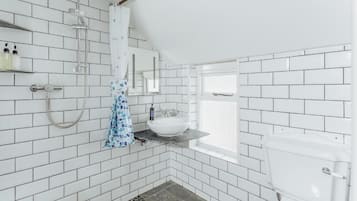 Classic Double Room | Bathroom