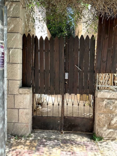Fantastic 1-bedroom studio in vibrant Amman perfect for your stay