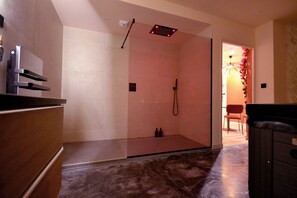 Hårtørrer, håndklæder, Sæbe, Shampoo
