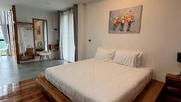 Family Room, Non Smoking, Hill View | Free WiFi, bed sheets