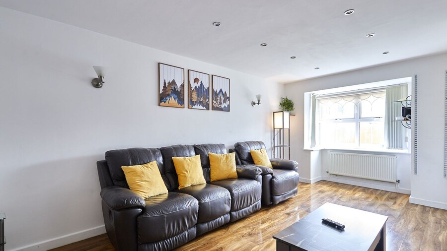 Host Stay - Urban Nest LIV