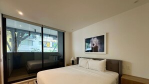 2 bedrooms, Internet - w Warm 2BR w AC in the Heart of Cuauht moc (Mexico City)