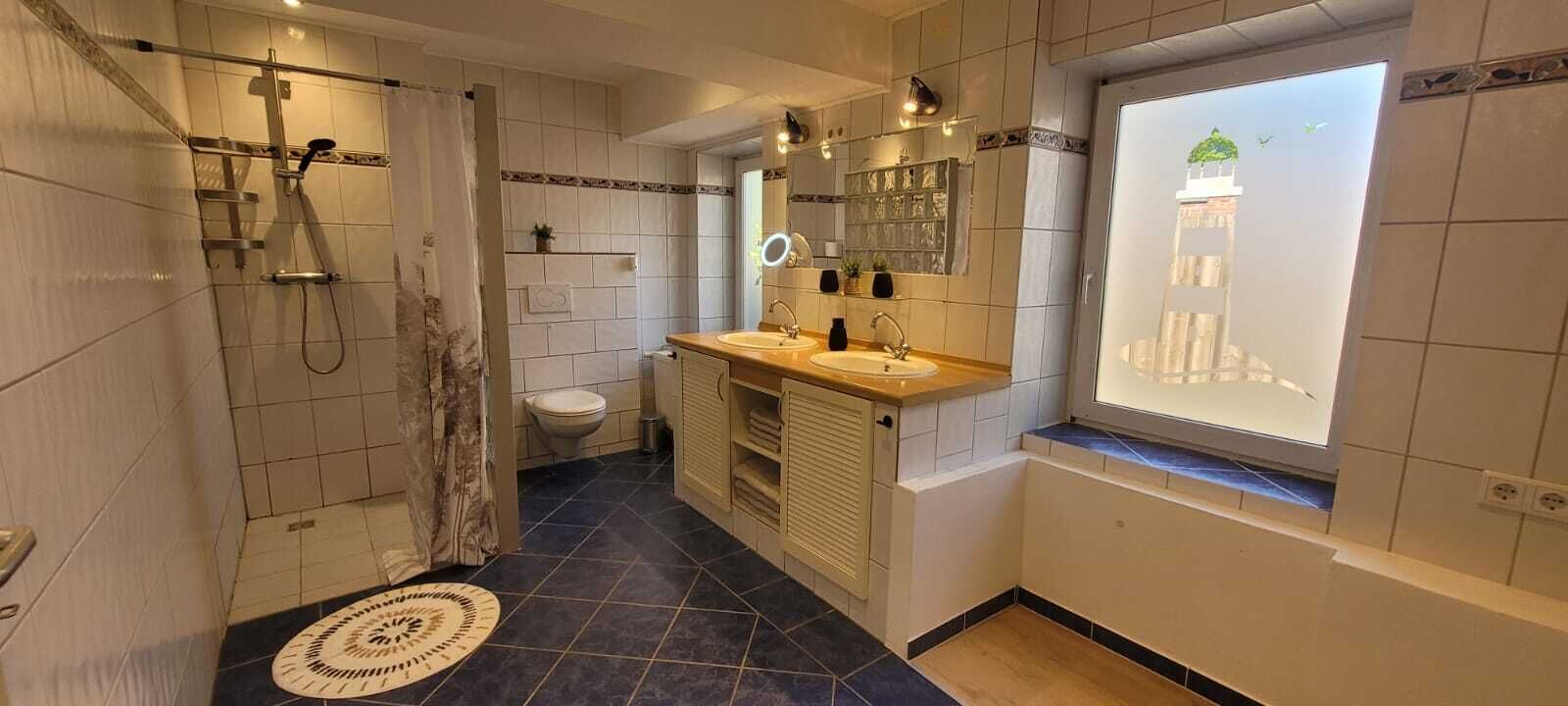 Bruser, hårtørrer, håndklæder, Sæbe