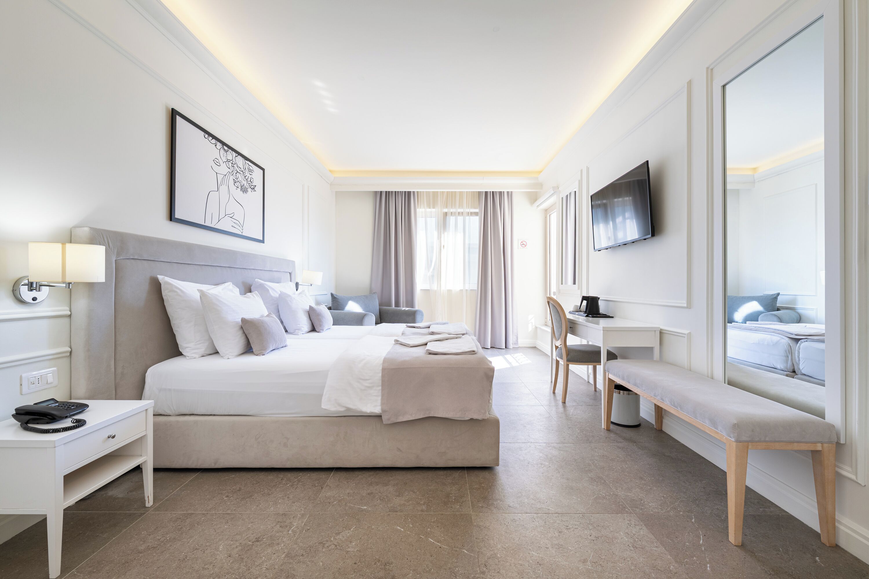 Habitación con 1 cama doble o 2 individuales, balcón | Caja fuerte, sistema de insonorización, wifi gratis