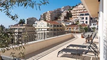 Deluxe-Apartment, Balkon | Terrasse/Patio
