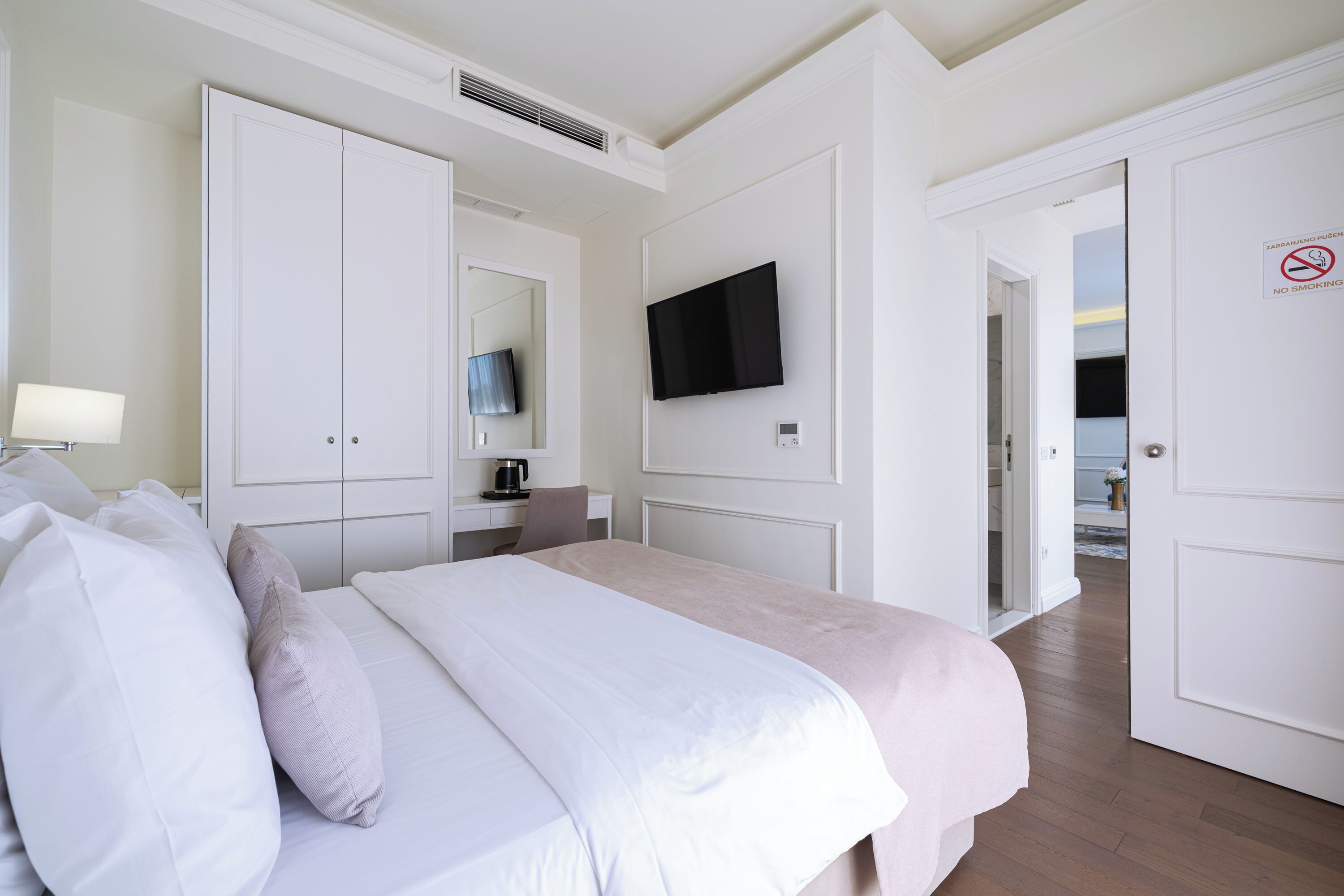 Apartamento Deluxe, balcón | Caja fuerte, sistema de insonorización, wifi gratis
