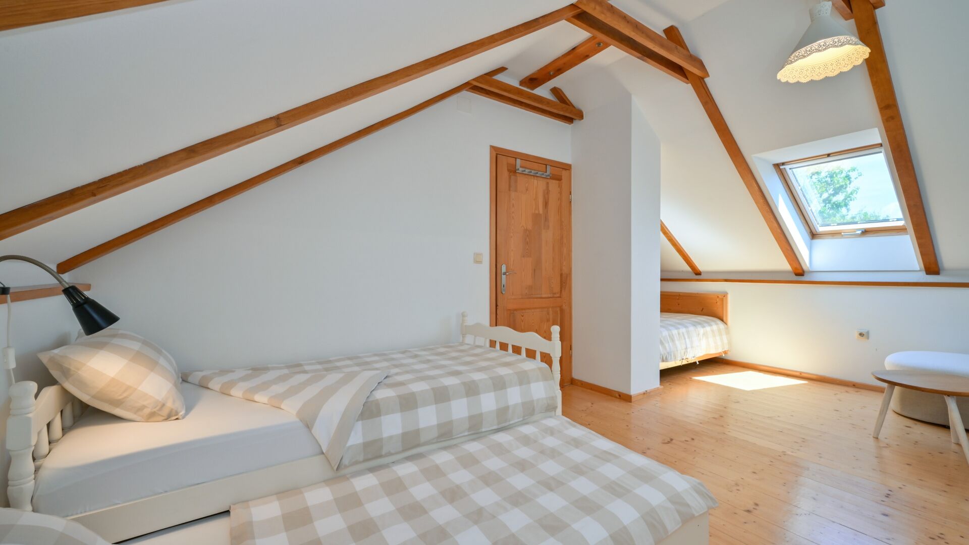 3 chambres, fer et planche à repasser, Wi-Fi gratuit, draps fournis