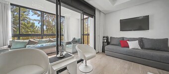 Walk to the Beach in 1 Minute  Private Pool & Modern Comfort