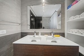 Bathroom - Walk to the Beach in 1 Minute Private Pool & Modern Comfort (Taghazout)