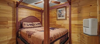 Wheels & Reels 5 bedroom 4 bath cabin on the Caney Fork River in Cullowhee, NC