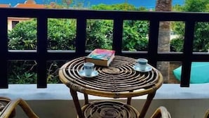 Property grounds - Villa with Beautiful Private Garden & Breathtaking Sea View (Porto Alabe)