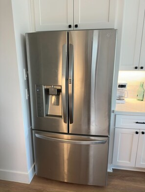 Interior - Conveniently located Spacious Houston Heights Home-King Suite-Sleeps 6 (Houston)