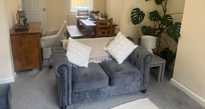 Central Sutton on Sea 4-bed House, Sleeps 8