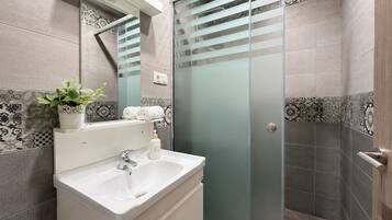 Apartment, Balcony | Bathroom | Free toiletries, hair dryer, towels, soap