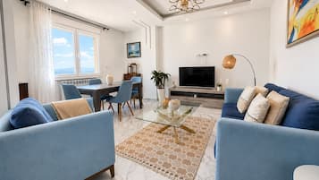 Apartment, Balcony | Living area