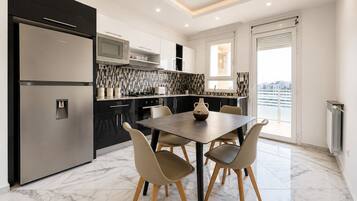 Apartment, Balkon | Eigene Küche | Kühlschrank, Mikrowelle, Ofen, Herdplatte