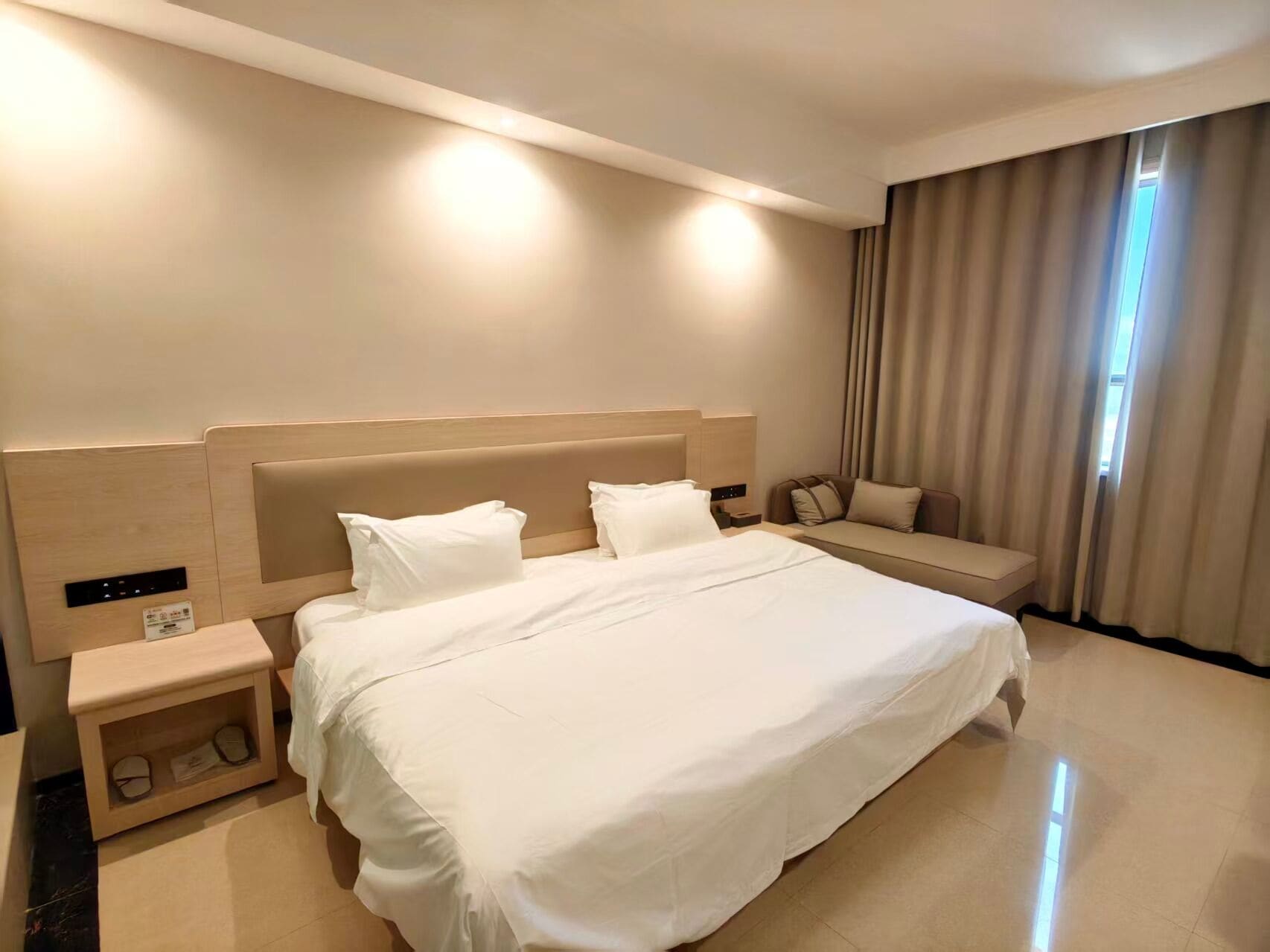 Superior Double Room, 1 King Bed, Non Smoking, City View | Desk, free WiFi, bed sheets