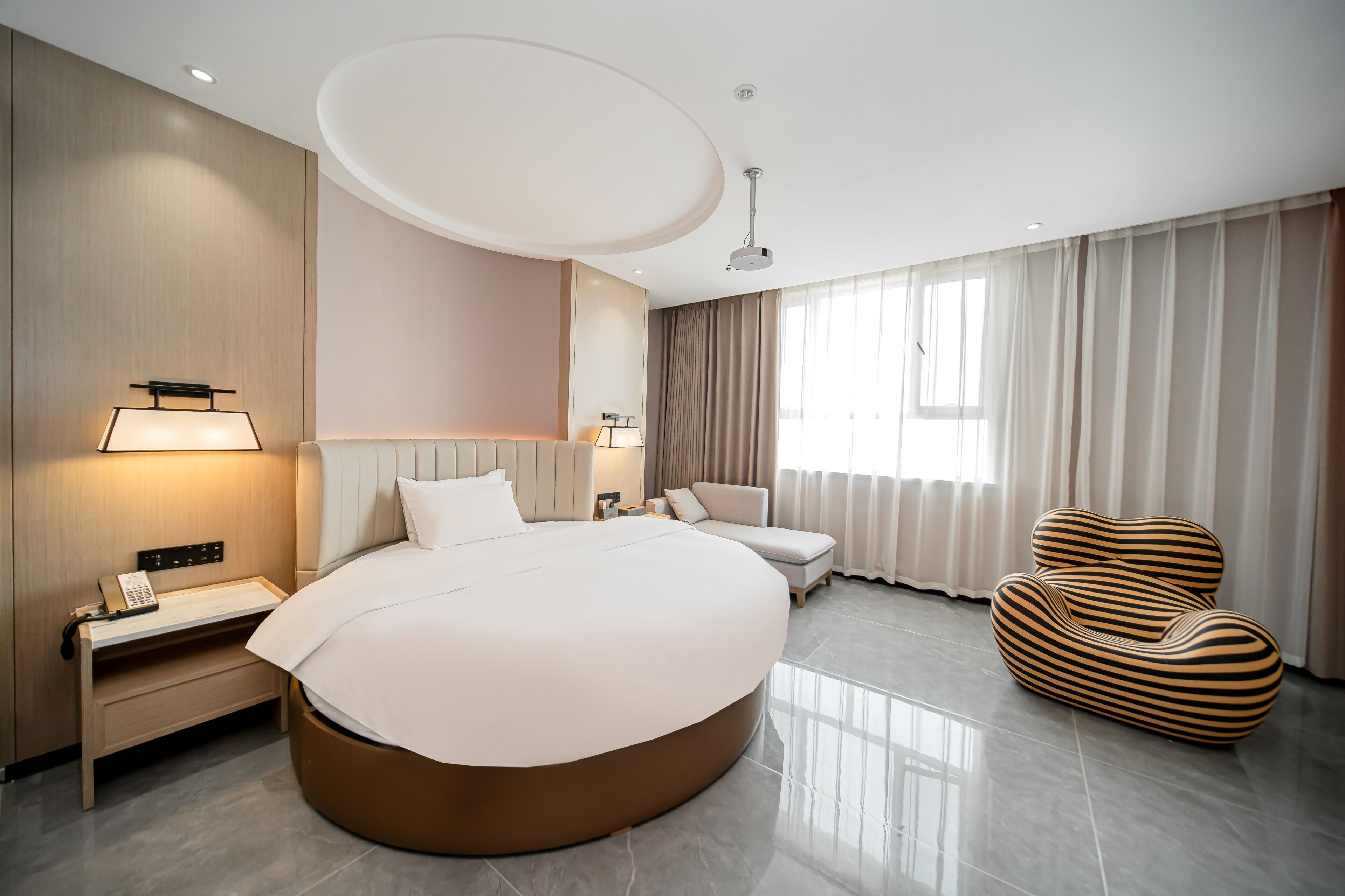 Exclusive Double Room | Desk, free WiFi, bed sheets
