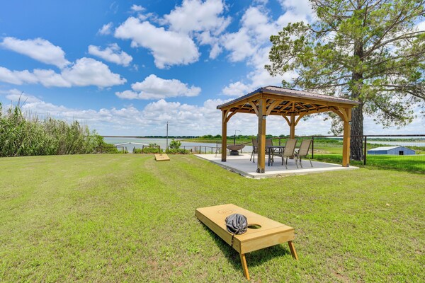 Cabin W/ Dock On Hubbard Creek Lake: Pets Welcome! - Texas