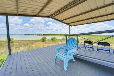 Cabin w/ Dock on Hubbard Creek Lake: Pets Welcome!