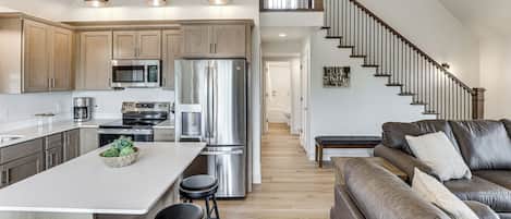 House (3 Bedrooms) | Interior