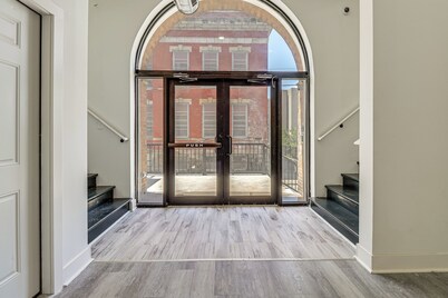 1 Mi to Dtwn! New Pet-friendly Condo in Pittsburgh