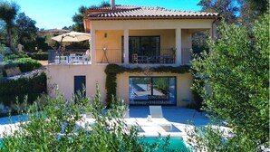 Unclassified image, 3 of 19, button - Spacious 5-bedroom house with AC and Pool (Le Plan-de-la-Tour)
