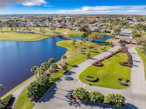 House | 2 bedrooms, Internet - Upstay Condo Near MCO Airport w Golf Pool (Orlando)