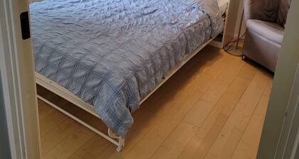 Copenhagen, minutes to Beautiful Naerum forest view 1 studio, relaxing stays