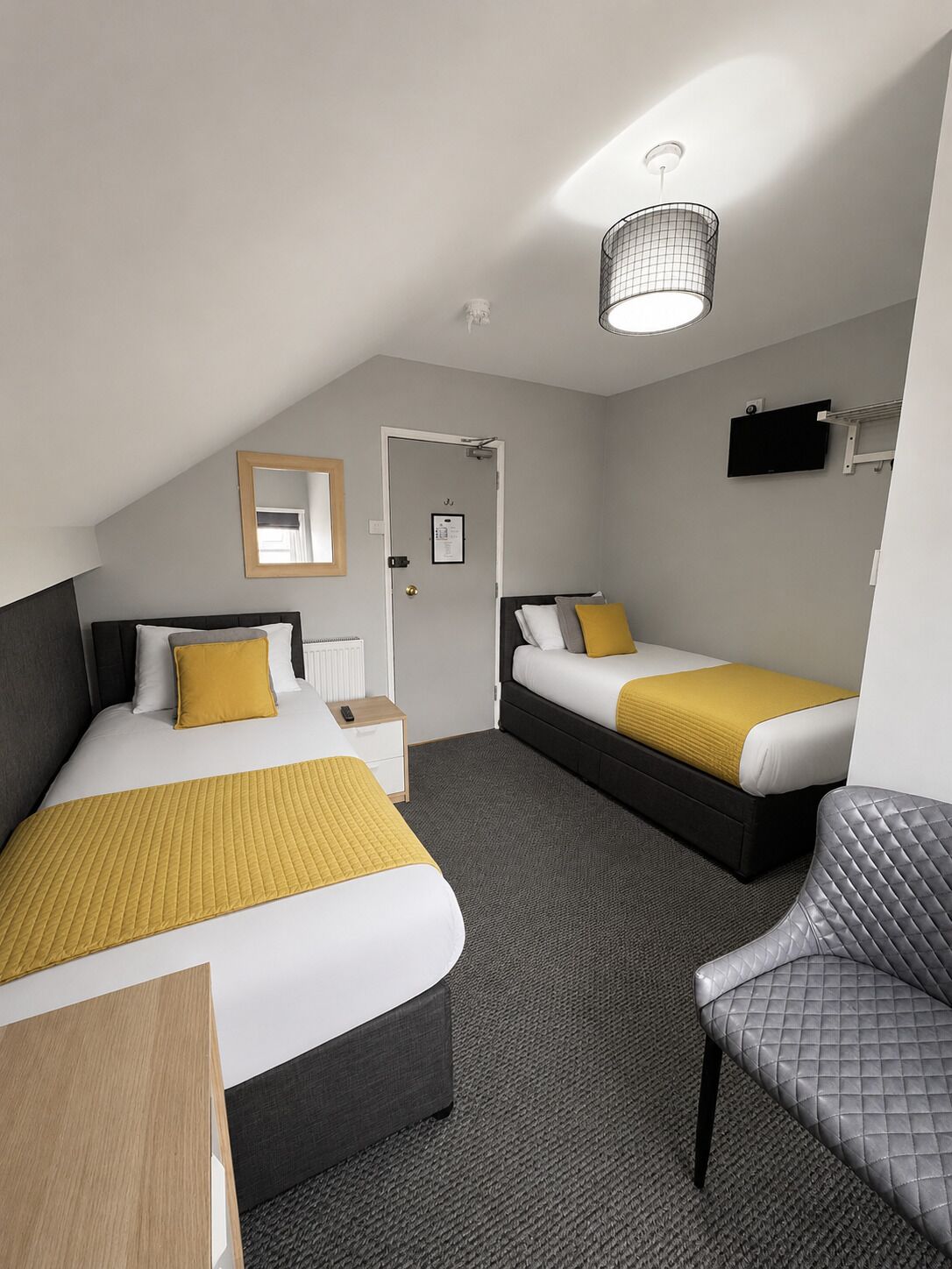 Basic Twin Room | Iron/ironing board, free WiFi