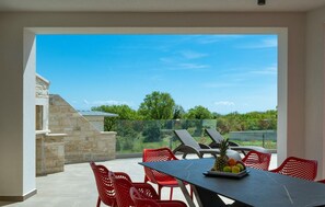 Outdoor dining - Stunning home in Krnica (Krnica)