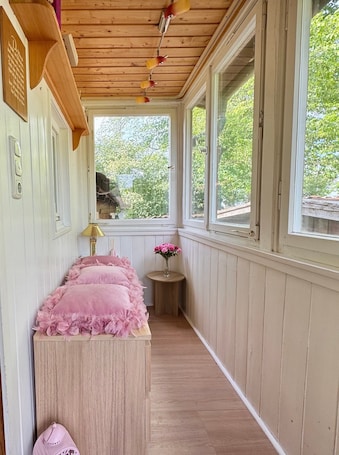 スパ. Holiday Home 'Schick Am See' with Lake View, Private Terrace and Wi-Fi