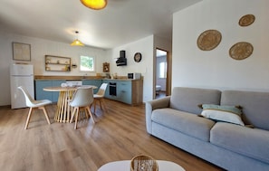 Interior - 1 bedroom nice home in La Tremblade (La Tremblade)