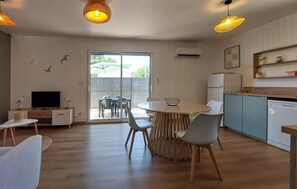 Interior - 1 bedroom nice home in La Tremblade (La Tremblade)