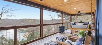 The Lodge @ Lake Cumberland
Heated Pool - Lake View