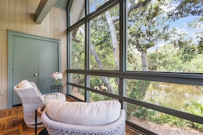 Interior - Steps to beach, tranquil view, central location (Kiawah Island)