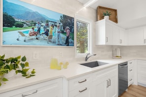 Coffee/tea maker, fridge, microwave, toaster - Steps to beach, tranquil view, central location (Kiawah Island)
