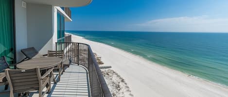 Condo, 2 Bedrooms | Outdoor dining