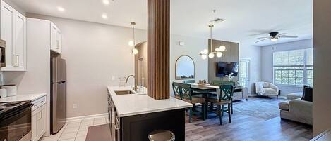 Condo, 3 Bedrooms | Private kitchen