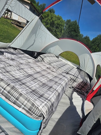 Internet, bed sheets. Spacious 10-Person Glamping Tent