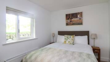 2 bedrooms, individually decorated, individually furnished, free WiFi