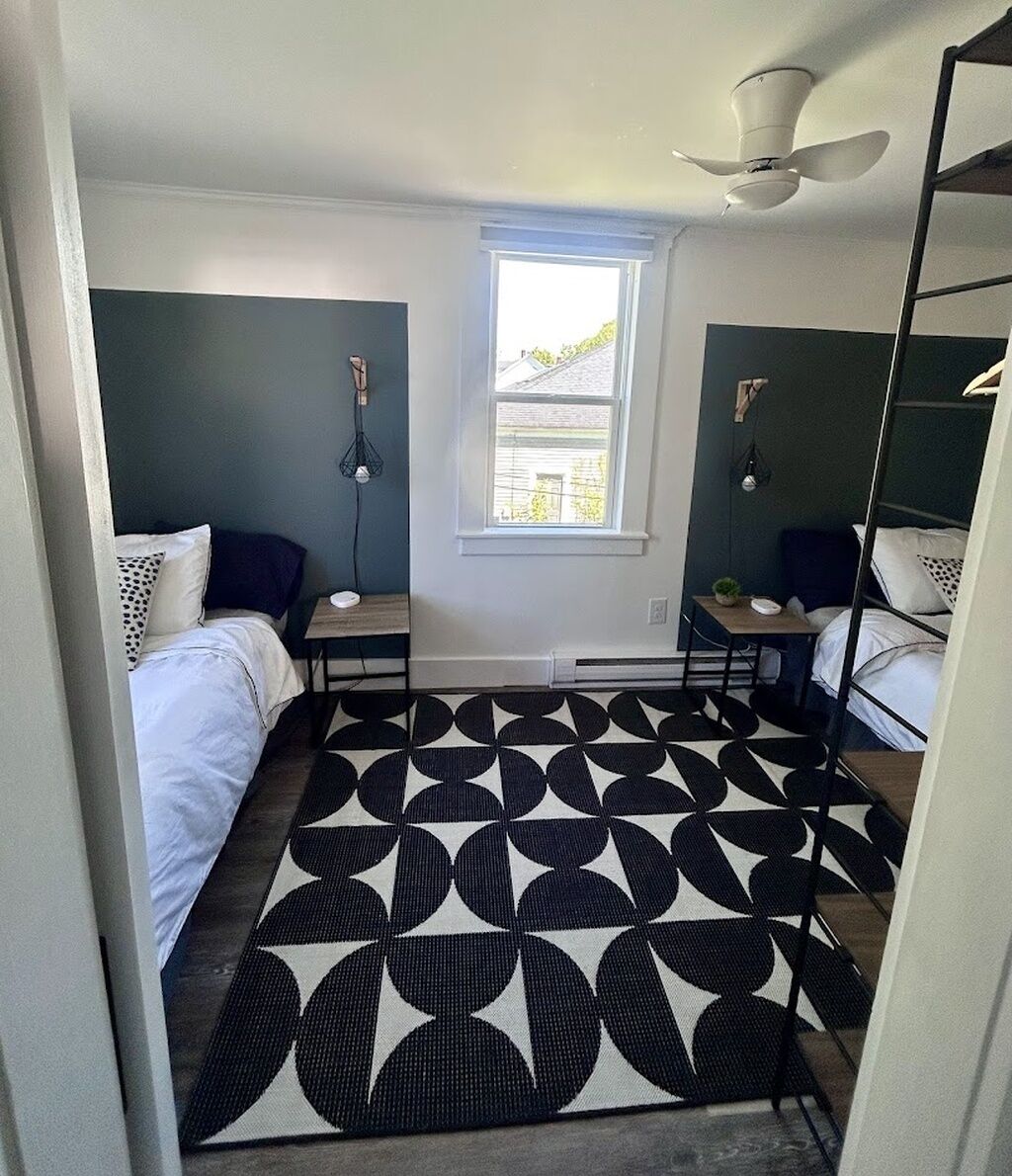 2 habitaciones, tabla de planchar con plancha, internet y ropa de cama 