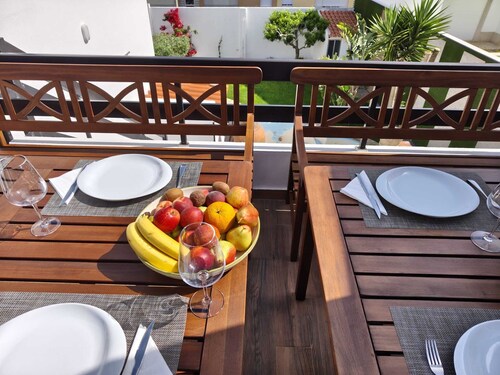 Charming 1-bedroom house with AC in lovely Peniche and a swimming pool.